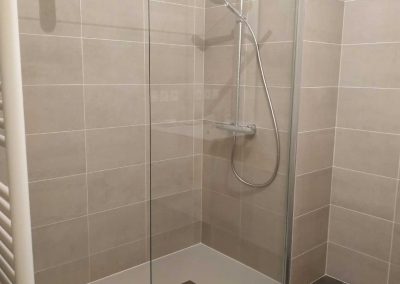 Remplacement de baignoire par un receveur de douche extra-plat